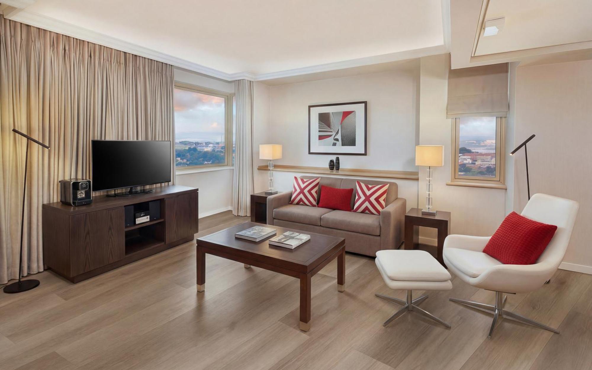 Deluxe One Bedroom City View Suite